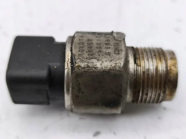 Lexus Kraftstoffdrucksensor OEM 8945860010 image 4