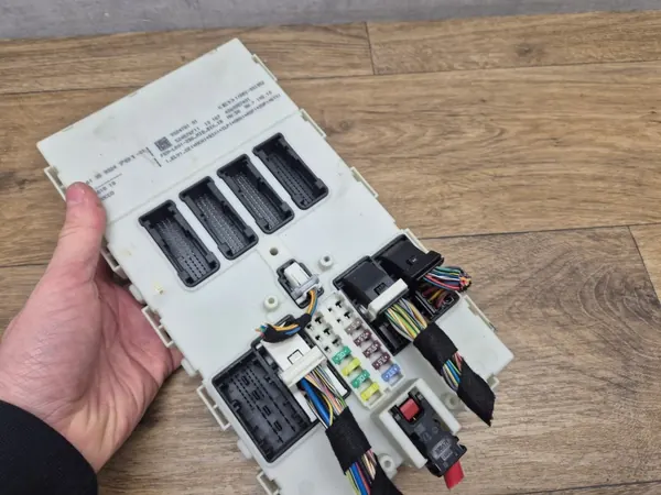 Módulo Conforto FEM BMW OEM 9324781 - Usado image 3