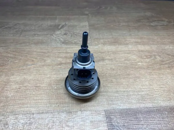 Inyector AdBlue OEM 296304A800 para Hyundai Santa Fe image 2