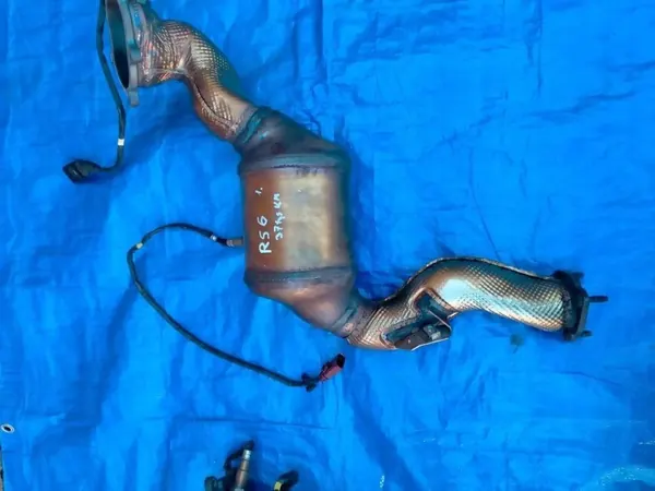 Audi RS6 C7 Katalysator OEM 4G0131703AJ Rechts/Links image 10