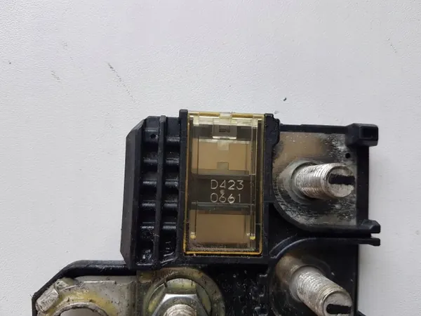 Subaru Forester Pyrotechnik-Schelle OEM D4230661 image 4
