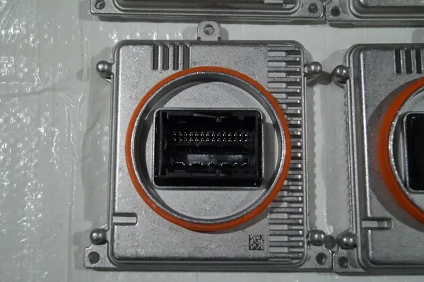 Audi Module Converter 992.941.572.AA image 2