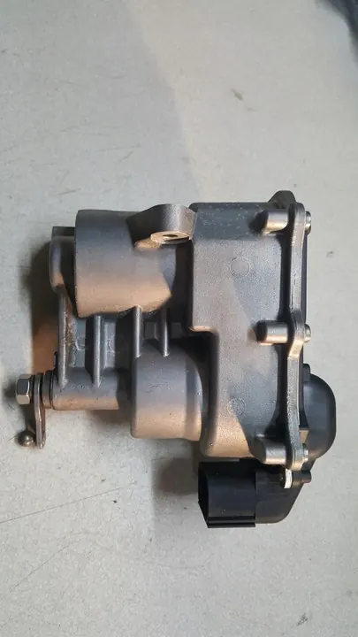 BMW Drosselklappensteller M3 E90 E92 E93 image 2