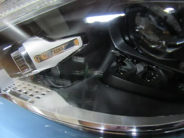 Linker Mercedes W206 Full LED Digital Licht image 5