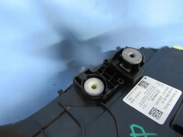 Linker Mercedes W206 Full LED Digital Licht image 6