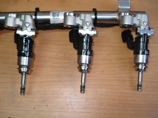 Inyector OPEL ASTRA K MOKKA 1.2 TURBO 55492929 image 2