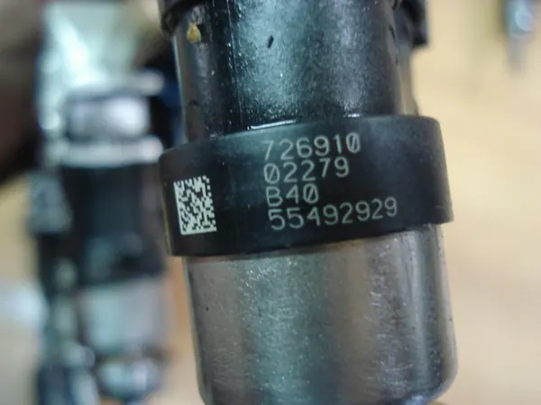 Inyector OPEL ASTRA K MOKKA 1.2 TURBO 55492929 image 3