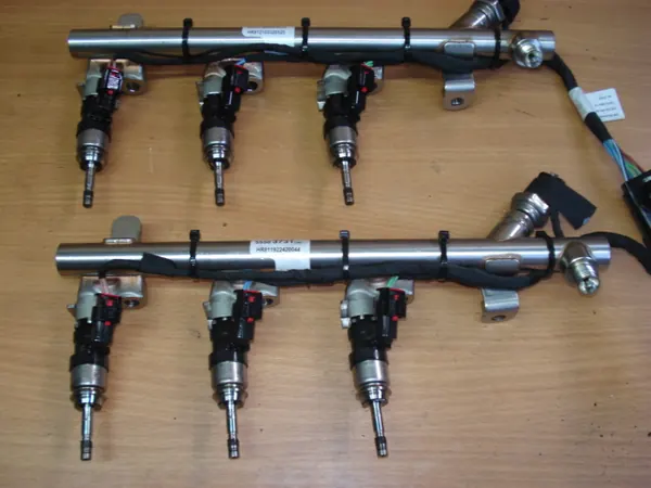 Inyector OPEL ASTRA K MOKKA 1.2 TURBO 55492929 image 5