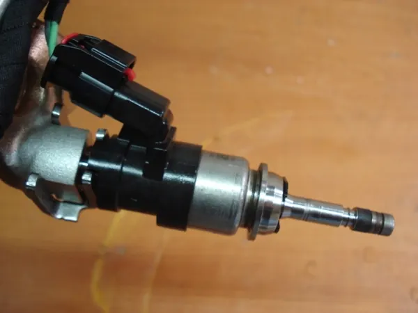 Inyector OPEL ASTRA K MOKKA 1.2 TURBO 55492929 image 9