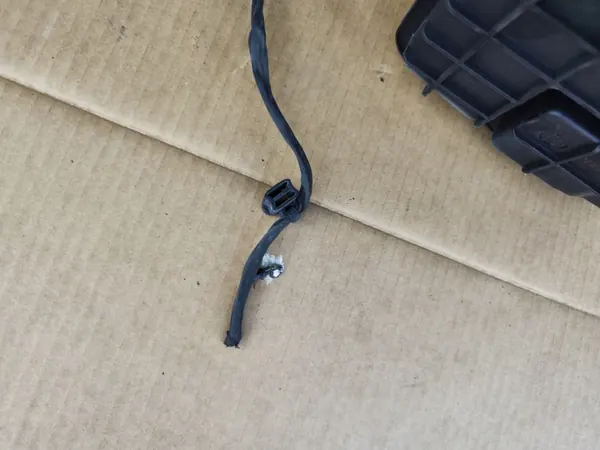 Filtre à charbon OEM 52030368AF pour Chrysler Pacifica 2020 image 4