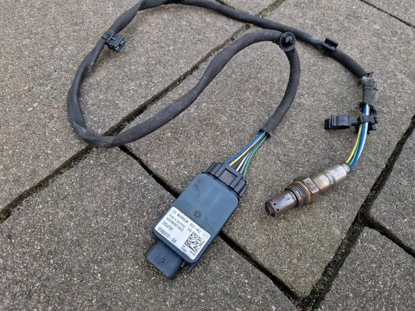 BMW Lambda Sensor NOx Modul 8580410-04 image 3