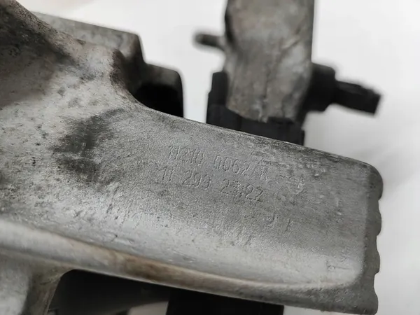 Motorsteun Renault Scenic III 2012 OEM 112100062R image 7