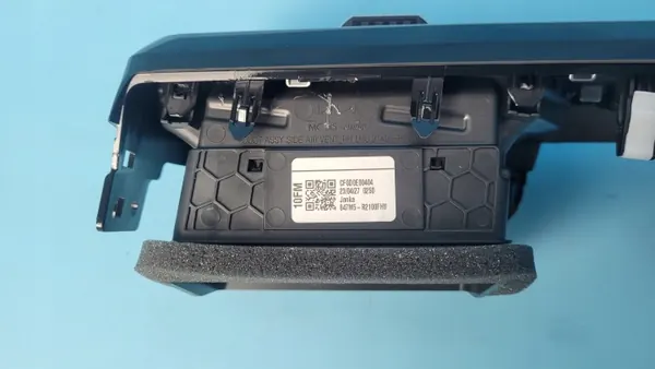 KIA SPORTAGE V 847M5-R2100 dashboard ventilatierooster image 8
