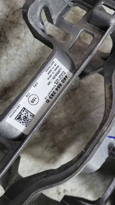 Audi A7 4K8 45 TFSI armstödsbas OEM 4K0864283D image 6