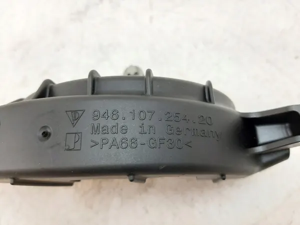Pieza motor Porsche OEM 94610725420 - Usado image 5