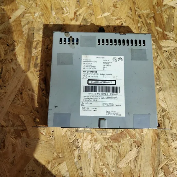 Changer CD PSA OEM 9824022080 - État d'occasion image 2