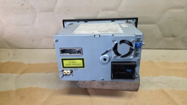 Audi S4 B6 Radio-Navigointipaneeli OEM 8H0035192 image 7
