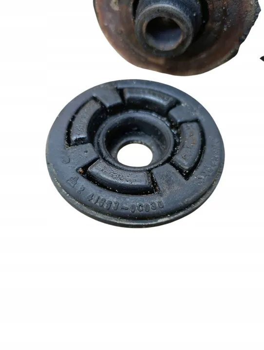 Etudifferentiaalin kiinnike OEM 523800C010 Toyota Sequoia image 10
