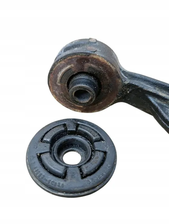 Etudifferentiaalin kiinnike OEM 523800C010 Toyota Sequoia image 6