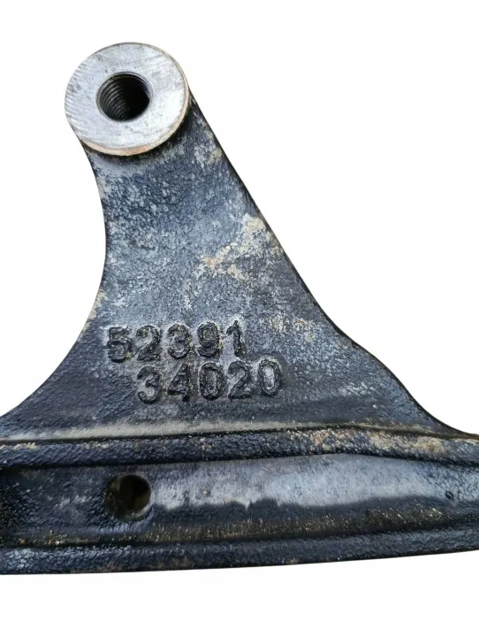 Etudifferentiaalin kiinnike OEM 523800C010 Toyota Sequoia image 8
