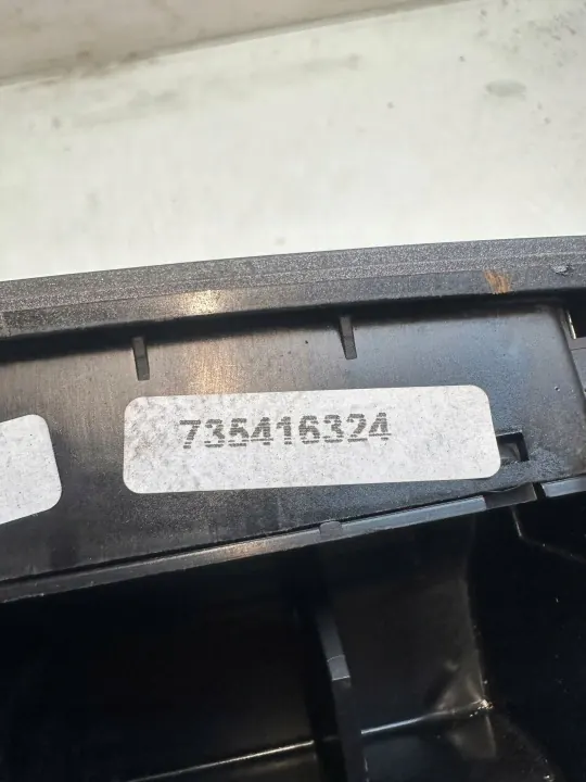 Rejilla ventilación central Fiat Grande Punto OEM 735416324 image 5