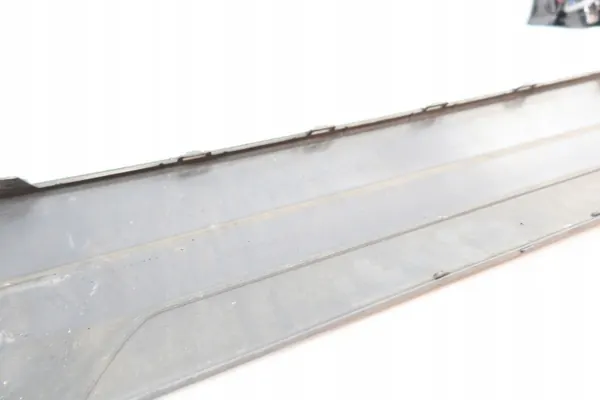 Mercedes W204 AMG Achterdiffusor Strip OEM 2048853738 image 7