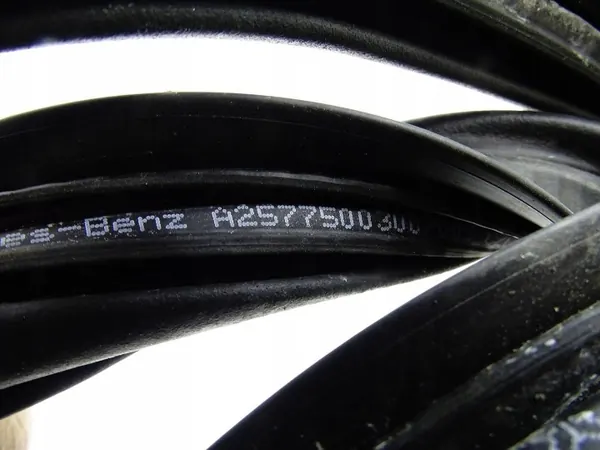 Junta de maletero trasera OEM A2577500300 Mercedes CLS W257 image 5