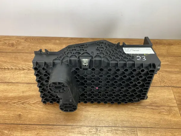 Ford Explorer MK6 2020+ akkupohja OEM L1MB-10723-AA image 4
