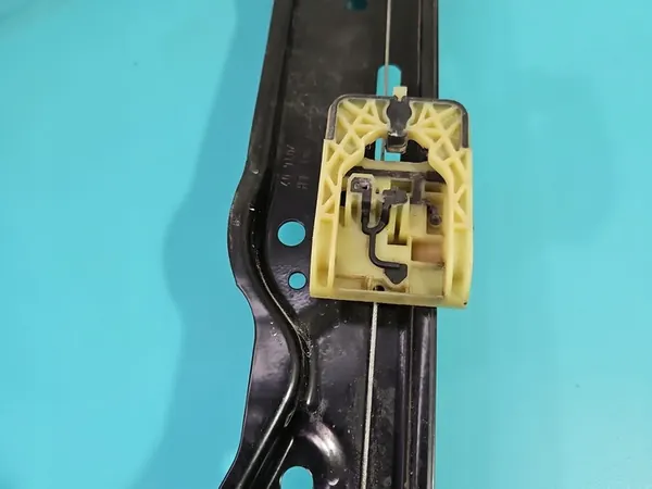 Elevador de vidro dianteiro esquerdo Jaguar XE X760 OEM GX7323201AD image 3