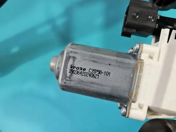 Elevador de vidro dianteiro esquerdo Jaguar XE X760 OEM GX7323201AD image 8