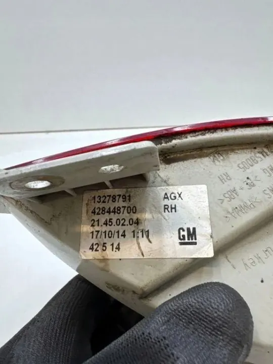 Feu Arrière Droit Antibrouillard OEM 13278791 Opel Zafira C image 3