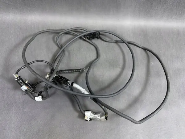 Inyector AdBlue Mercedes OEM A2384702000 - Usado image 4
