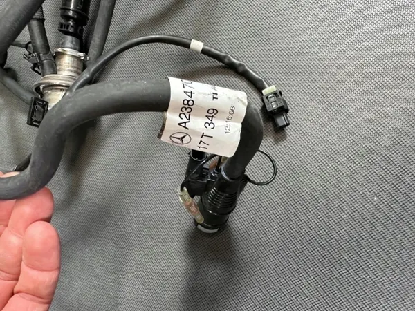 Inyector AdBlue Mercedes OEM A2384702000 - Usado image 5