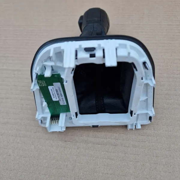 VW Crafter Capa DSG OEM 7C1 713 203 - Usado image 5