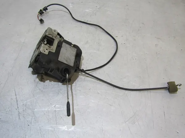 Fram Höger Dörrlås Mercedes W211 image 2