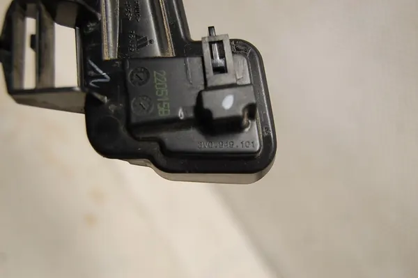 Indicador de Espelho Esquerdo Skoda OE 3V0949101 image 3