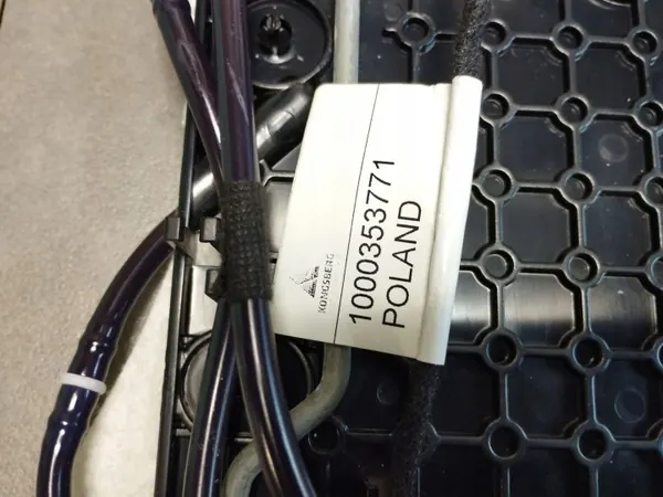 Dossier ventilation siège gauche Audi A7 4G OEM 4G8963575 image 4