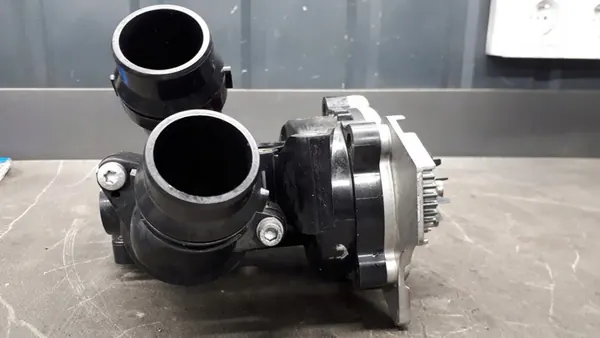 Vattenpump VW Audi Skoda 1.8 TFSI 06H121026DC image 2