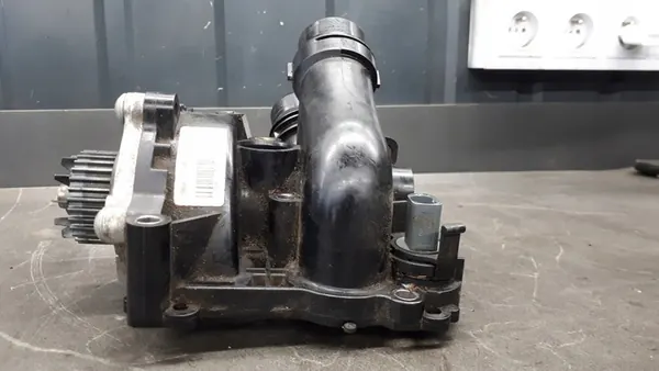 Vattenpump VW Audi Skoda 1.8 TFSI 06H121026DC image 4