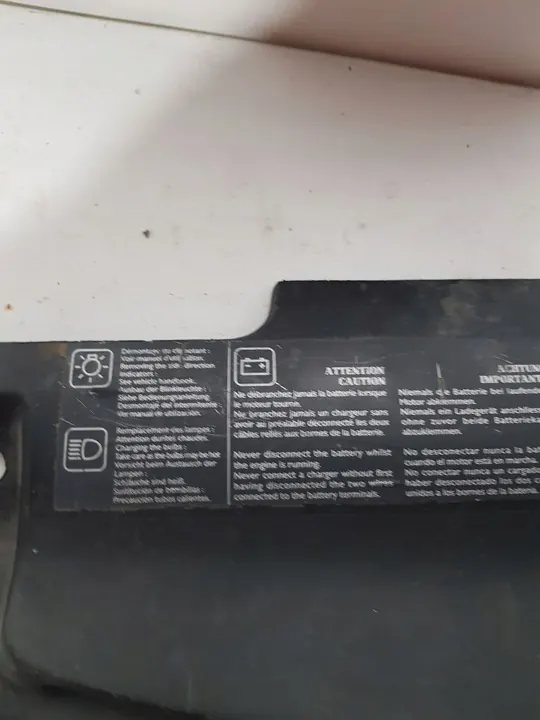 Grade de ventilação dianteira Renault Laguna I 1999 image 4