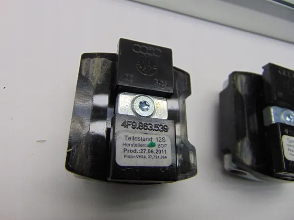 OEM 4G9863555A 4G9863556A Audi A6 C6 C7 Barres de Toit image 3