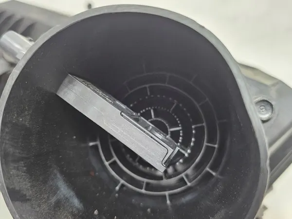 Ilmansuodattimen Kotelo Hyundai Santa Fe 1.6 HEV OEM 28110-P0410 image 5