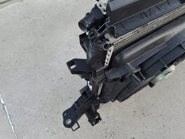 Radiador Intercooler Frontal Nissan NV400 2.3 DCI image 8