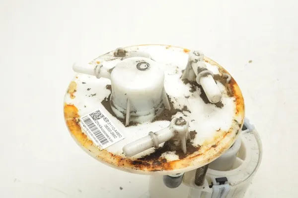 Kia Carens IV 1.7 CRDi polttoainepumppu OEM 31110-A4950 image 4