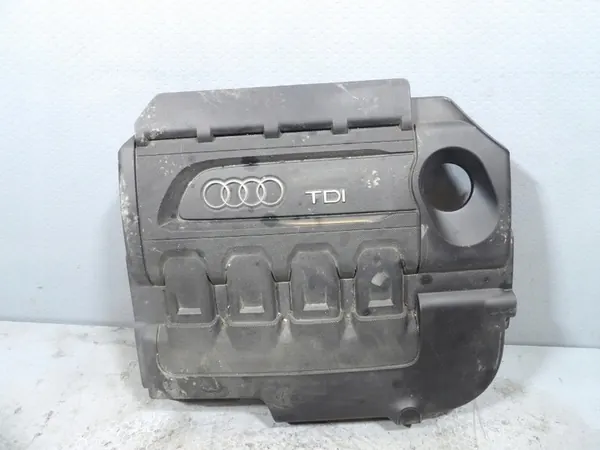 AUDI A3 8V 2.0TDI Tampa do Motor 04L103925A image 1