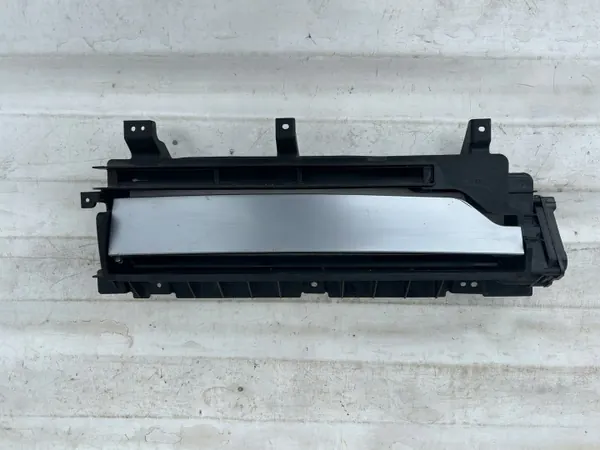 OEM 2000-L1000 Linker Luchtroosterlamel Hyundai Ioniq V image 2