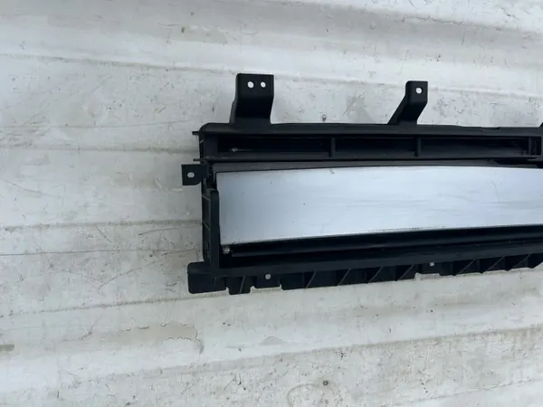 OEM 2000-L1000 Linker Luchtroosterlamel Hyundai Ioniq V image 4