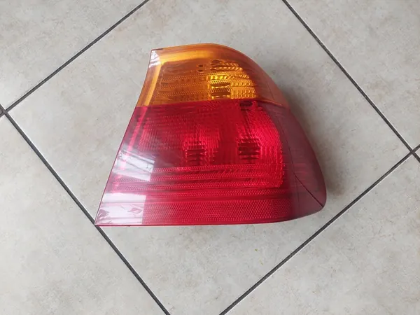 Luz trasera derecha - BMW 3 E46 Sedan - OEM 8364922 image 3