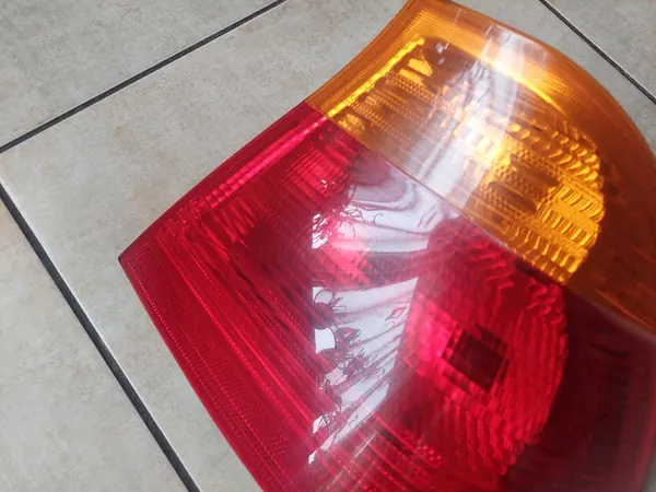 Luz trasera derecha - BMW 3 E46 Sedan - OEM 8364922 image 4