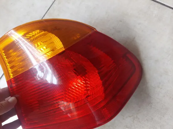 Luz trasera derecha - BMW 3 E46 Sedan - OEM 8364922 image 5